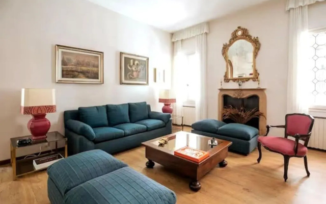 Classy Spacious Apartment Close To St.Mark Square (Adults Only)