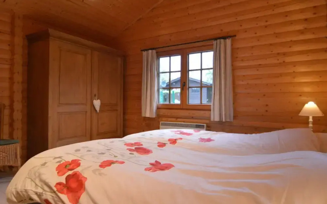 Stavelot Chalet With Garden