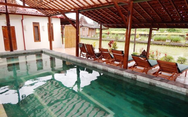 Alamanda Villa's Rooms & Adventure