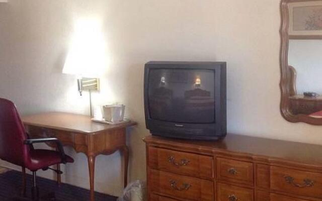 Econo Lodge Conference Center