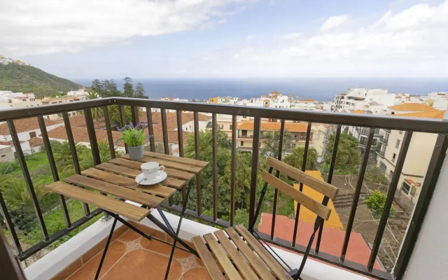 Rooftop View Escape 1 Min to Center Fast Wifi