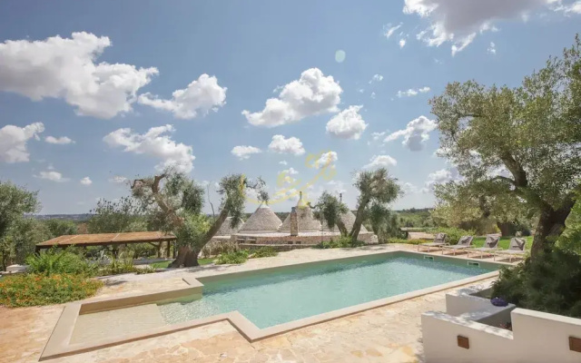 TD Trulli Amabilia Design Luxury Trulli w Pool