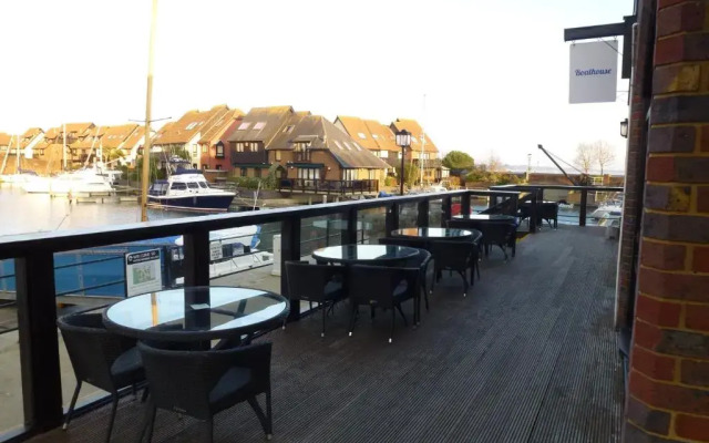 Boathouse Hotel