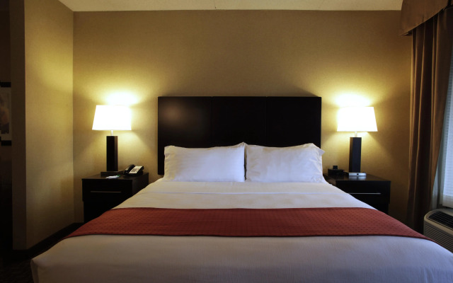 Holiday Inn Phoenix - Chandler, an IHG Hotel