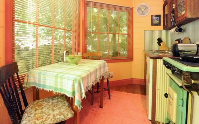 Como Cottages Accommodation