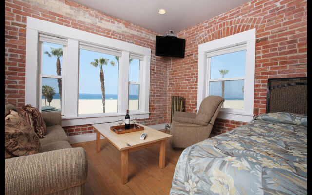 Venice Beach Suites  Hotel