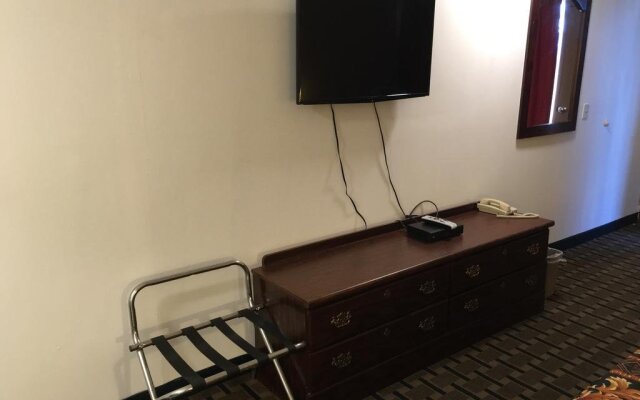 Marion Gray Plaza Motel