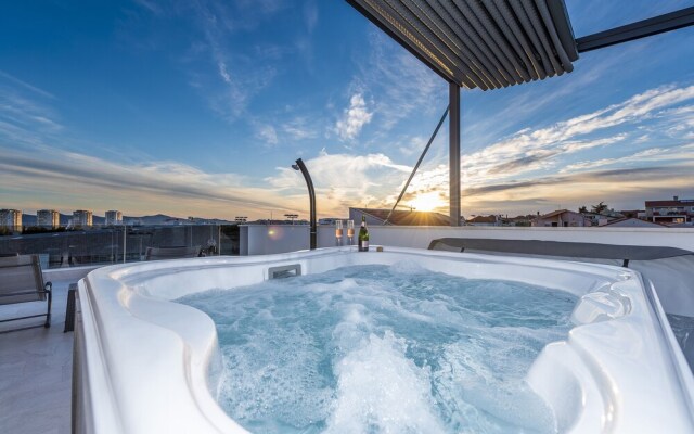 Luxury Majpruz Suites