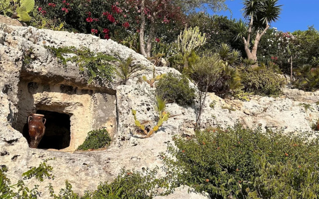 Rock Garden Villa in Isola