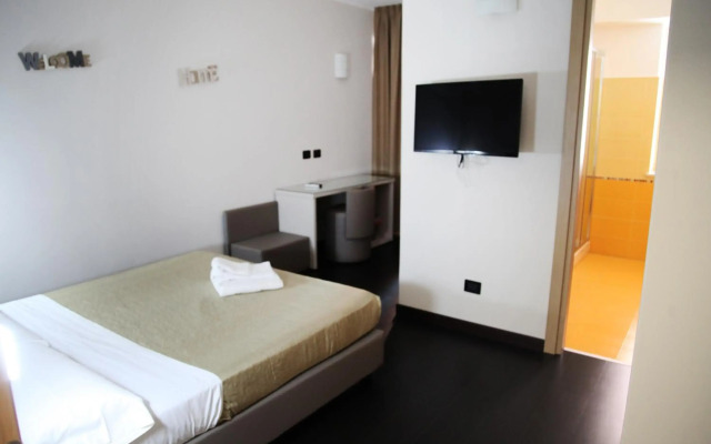 Hotel Sogni D'Oro Airport