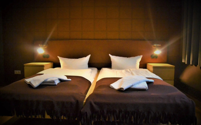 Singer109 Hotel & Hostel