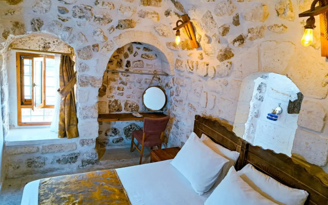 Mons Masius Hotel