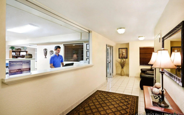 Sonesta Simply Suites Knoxville