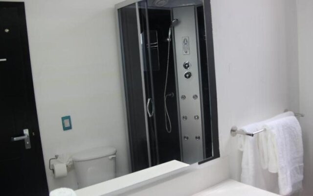 Hotel Dluxe & Suites