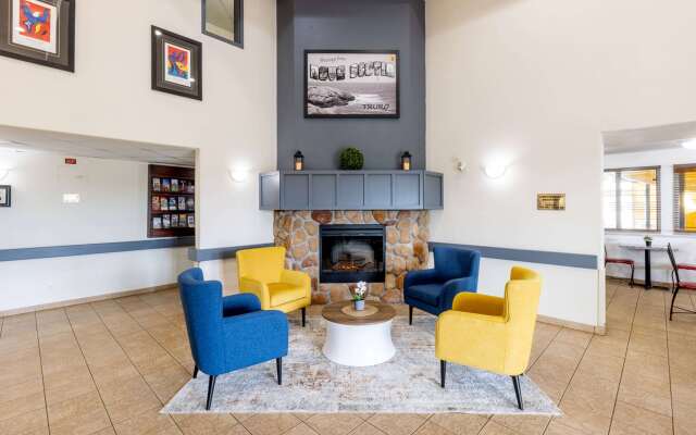 Super 8 by Wyndham Truro NS