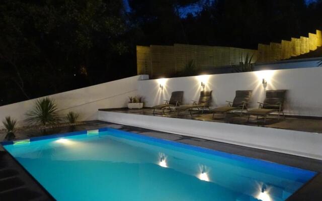 Seaside Villa mit Pool für 12 Personen