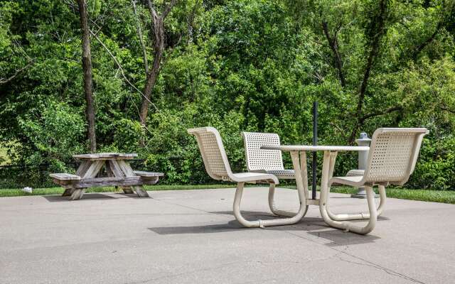 Comfort Suites Fairview Heights - St. Louis