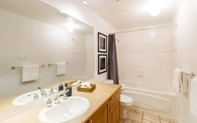 Family Home in Taulswood Ski In-Out