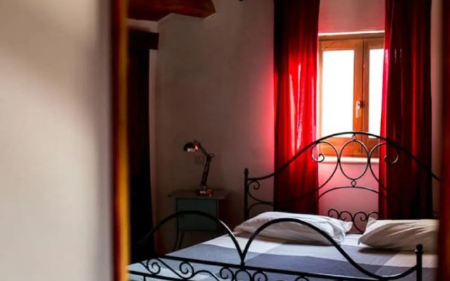 Serene Apartment in Ascoli Piceno with Hot Tub