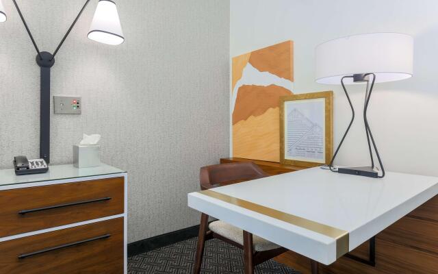 DoubleTree Suites by Hilton Hotel Sacramento - Rancho Cordova