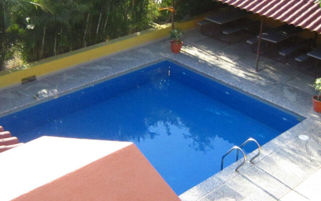 Hotel Villas Amarillas
