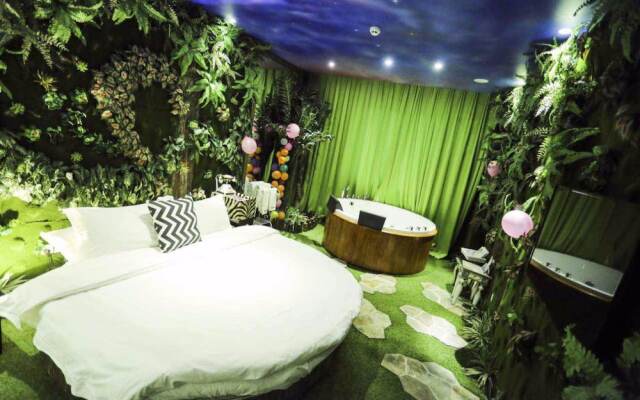Tianelian Lovers Theme Hotel Sanya
