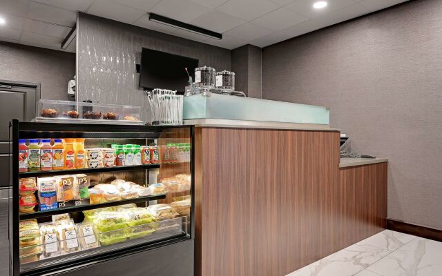 DoubleTree by Hilton Denver International Airport