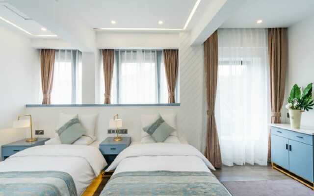 Wuhua Yishu INS Inn Lijiang