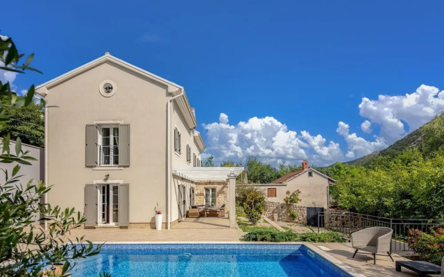 Nature Villa Frangipane With Pool
