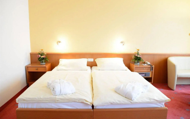 AVALON Hotelpark Königshof