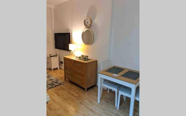 The Bay Apartment - 10 Mins from WMC