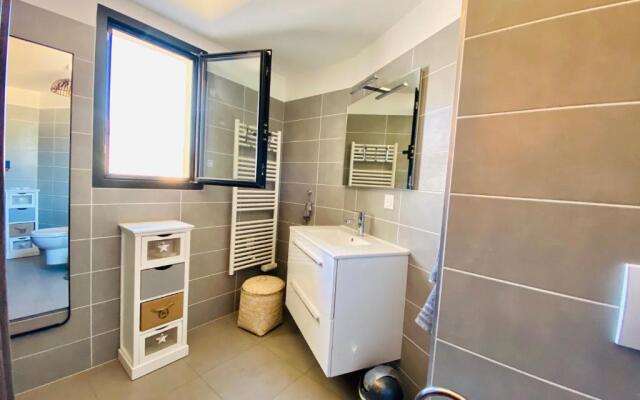 Appartement neuf tout confort en bord de mer