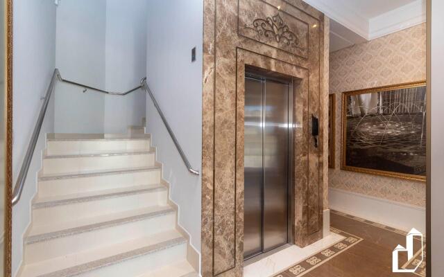 Apartamento com vista para o mar com 02 suítes