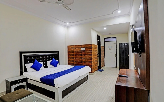 Roomshala 020 Hotel Black Stone