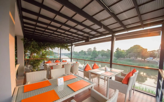 Dragon River Avenue Hotel