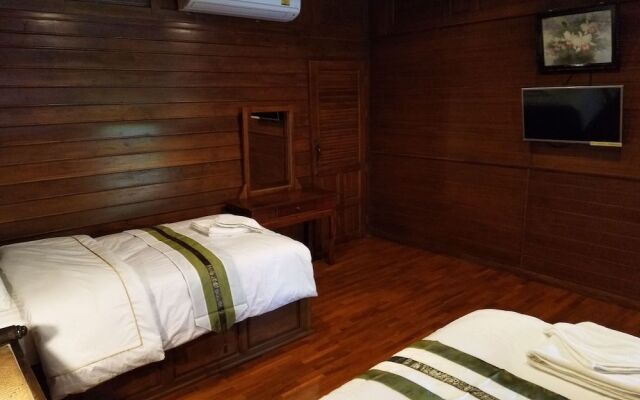 Ruean Ploysrirung Boutique Resort