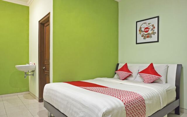 OYO 833 Hotel Army Look Syariah