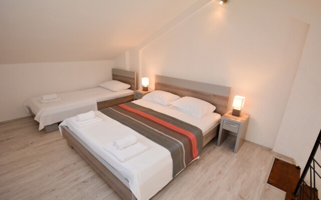 Apartment House 91
