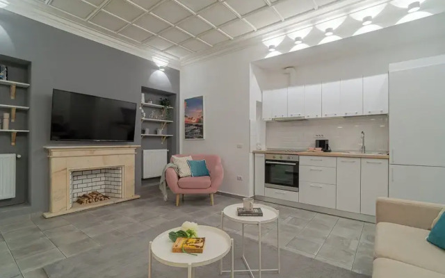 Central 4BR Flat - 2 Units Combined with Balconies, Near Cismigiu, 2 Kitchens & 2 Baths