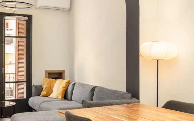 Vista by halu' Spacious City Centre Home