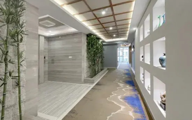 92·Nato Wisdom & Regimen Hotel