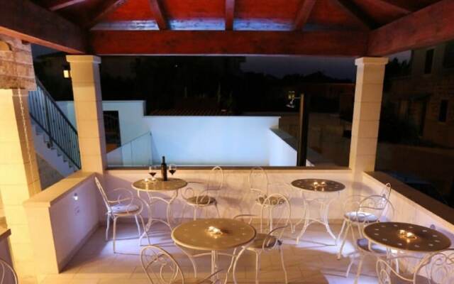 Boutique Rooms - With Pool - 6 - R203
