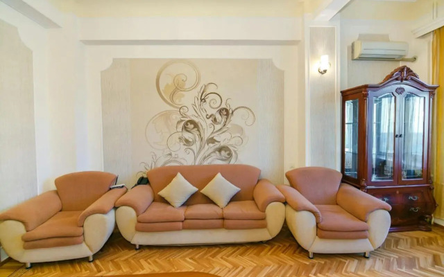 Zarifa Aliyeva Bedroom 1