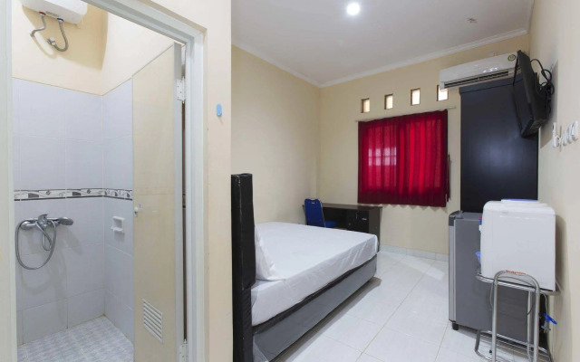 RedDoorz @ Utan Kayu