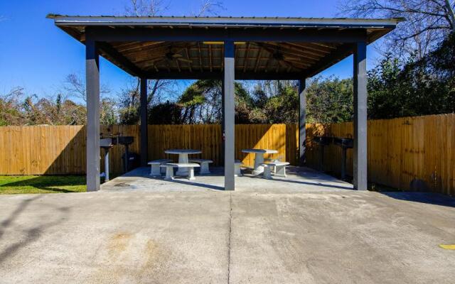 OYO Hotel Sulphur LA Hwy 90 West