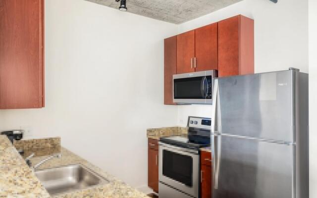 Chicago | Upscale Studio South Loop Apartment