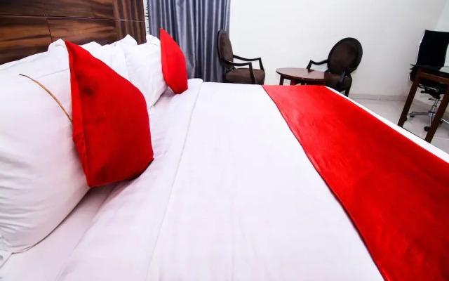 OYO 5561 Hotel Cambean