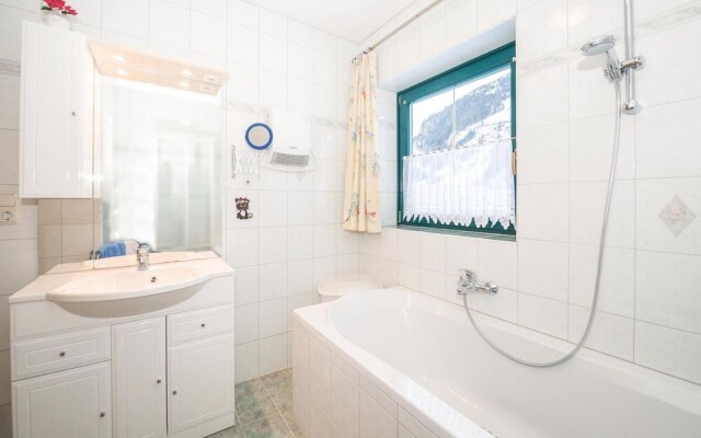 Amazing Apartment in Rauris With 2 Bedrooms and Wifi