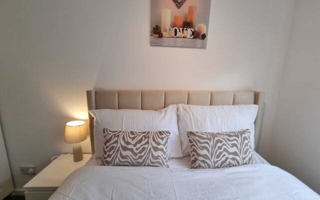 Captivating 3-bed House in Strood, Rochester Kent