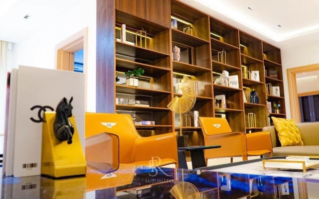 Sujimoto AveMontaigne BananaIsland Ikoyi
